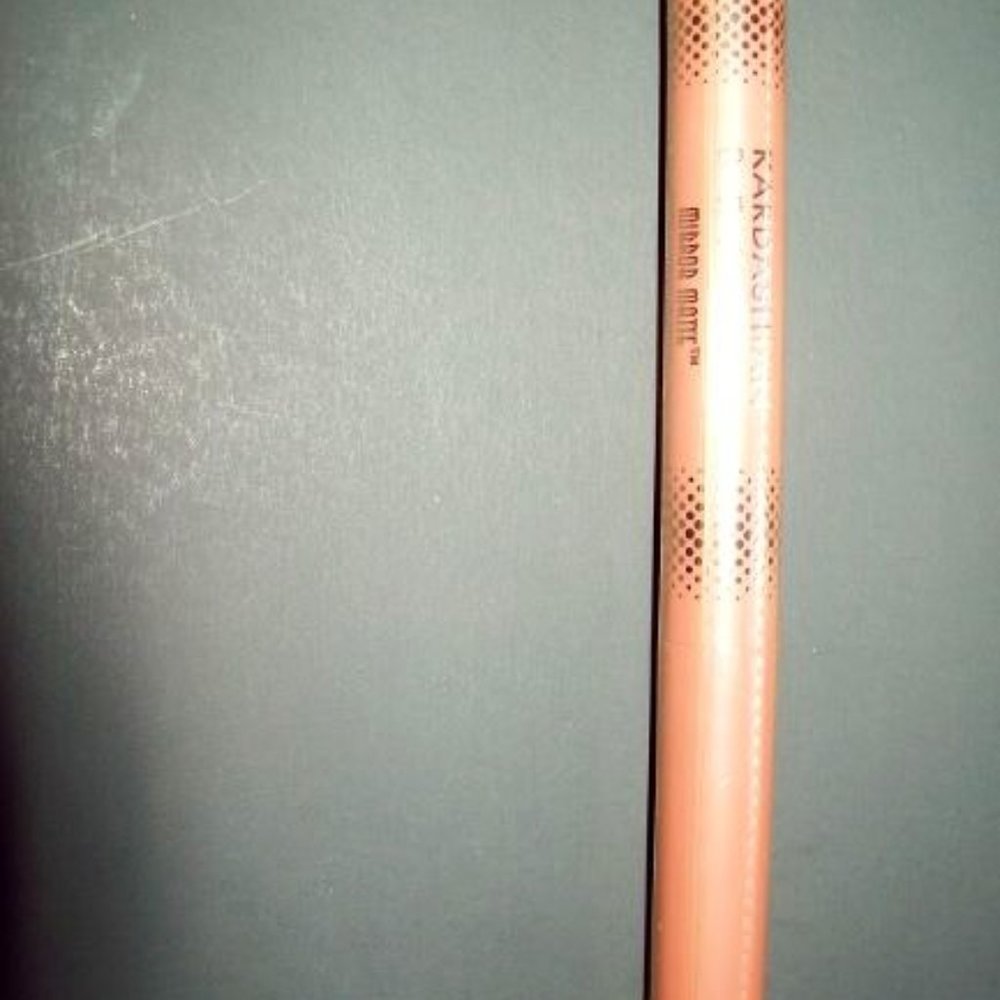 KARDASHIAN BEAUTY LIP CRAYON BRAND NEW SEALED